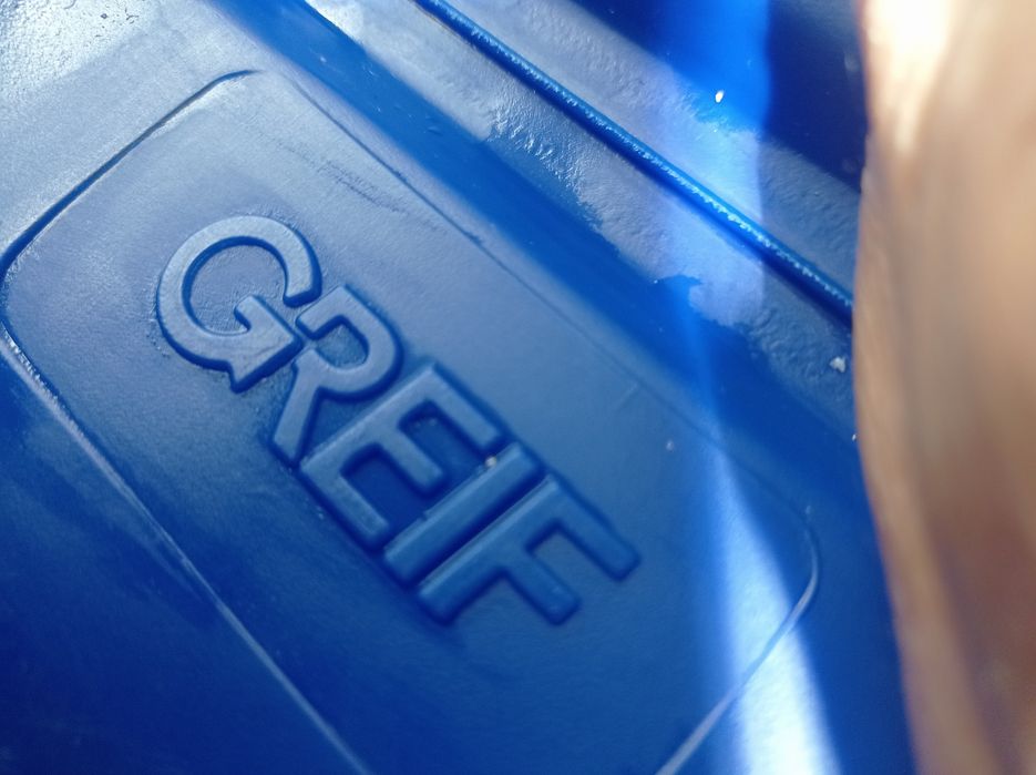 Канистры пластиковые 25л. и 20л.