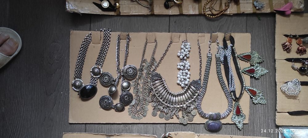 Бижутерия. Подвески, кольца, серьги