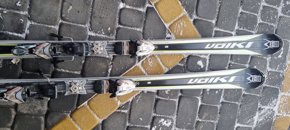 Narty zjazdowe völki