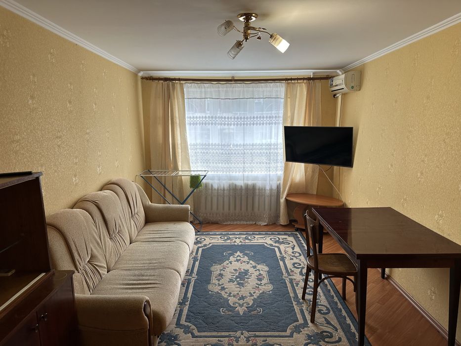 Оренда кімнати для дівчини на Замості, (Некрасова, Центральний ринок)