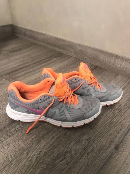 1)saucony; 2)under armour; 3)nike; 4)skechers go run