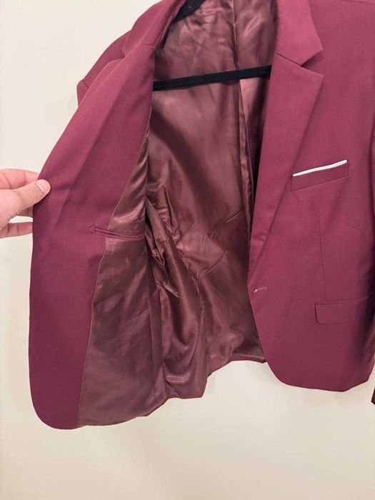 Малиновий піджак для вечірок 90-х
