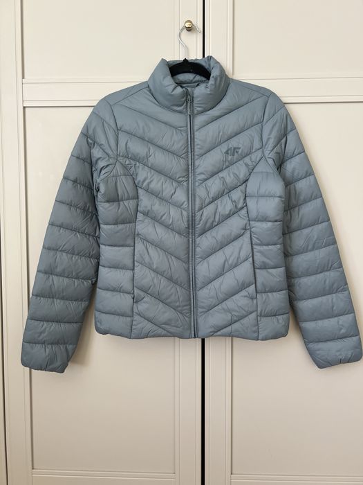 Piękna nowa lekka kurtka 4F rozmiar S