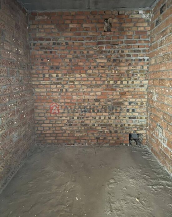 3-кімнатна 103,3 м² на Зарічанській — після забудовника.