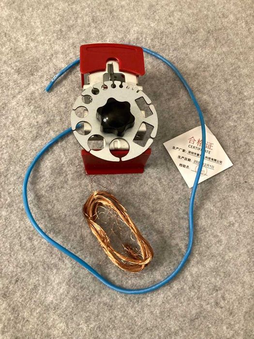 Съёмник изоляции проводов ручной