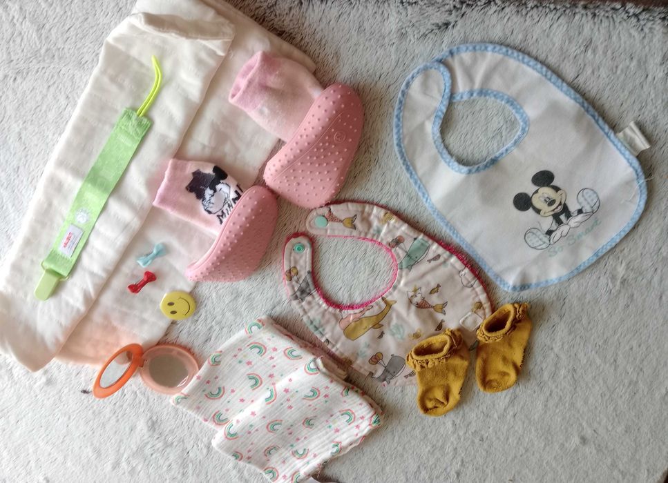 Fantástico Conjunto acessórios bebé, composto por 11 peças