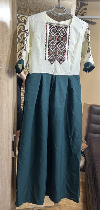 Жіночі плаття б/у