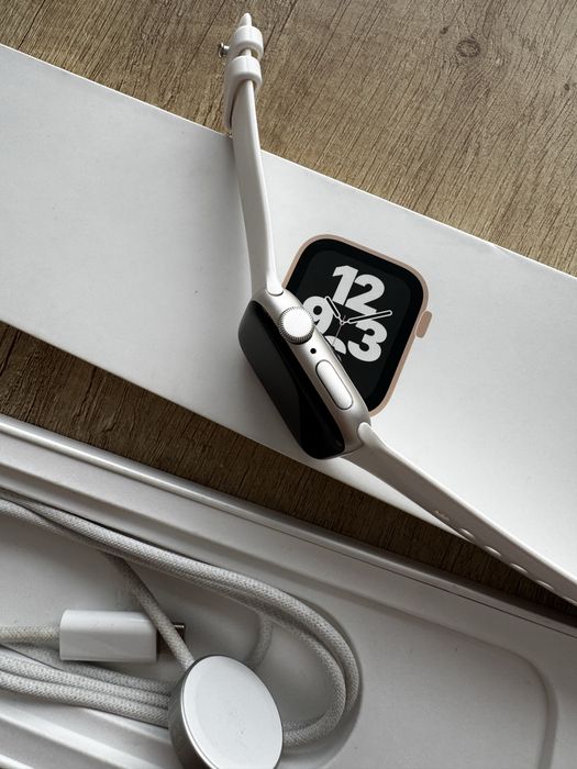 Apple Watch SE 2 покоління GPS 40мм