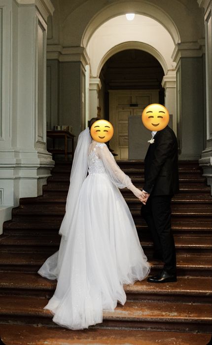 Продам весільну сукню