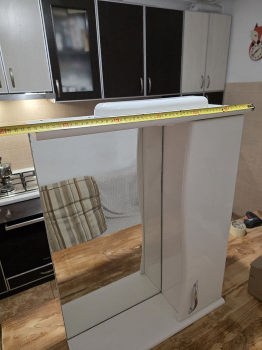 дзеркало з підсвіткою та шафкою