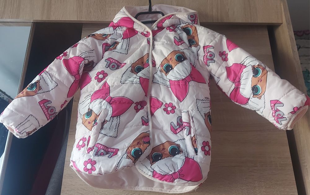 Kurta wiosna-jesień dla dziewczynki.