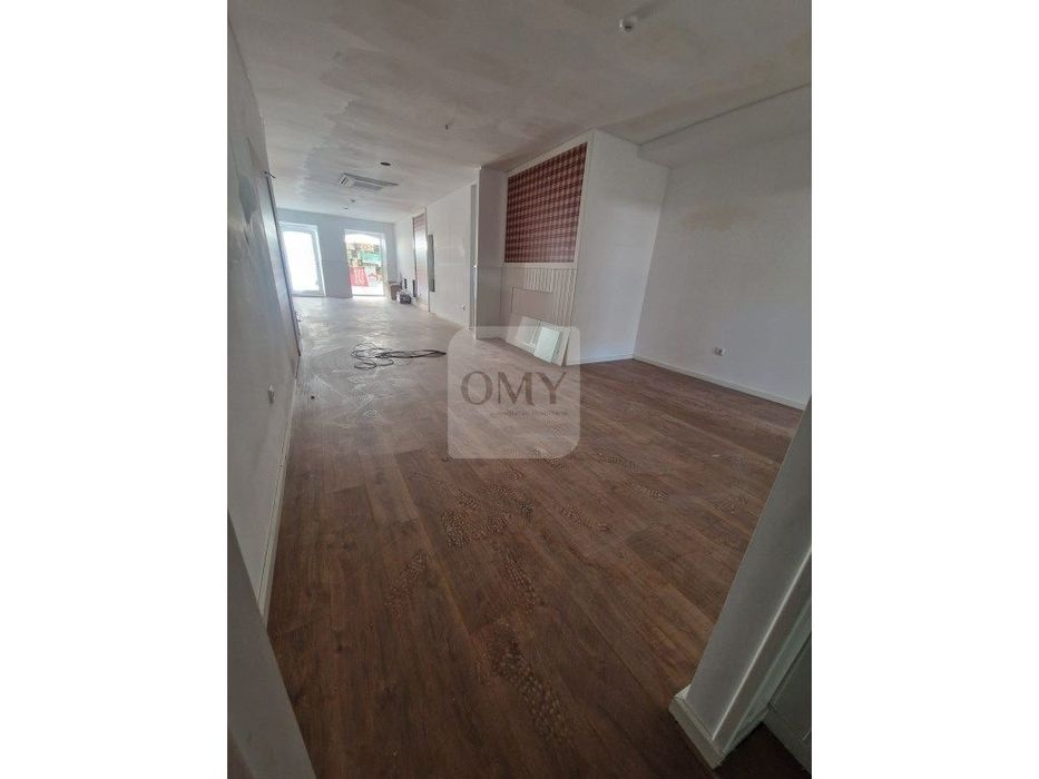 Shop with Basement and Ground Floor in Vila Real, Adjacent to the Citizen's Shop