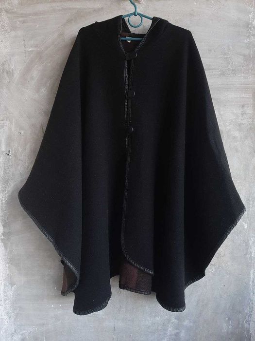 Пончо черное шрсть капюшон Германия 350 евро