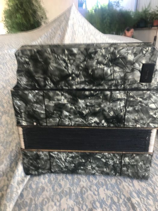 Vendo esta concertina em la sustenido