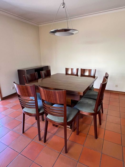 Mesa de jantar estilo Art Deco