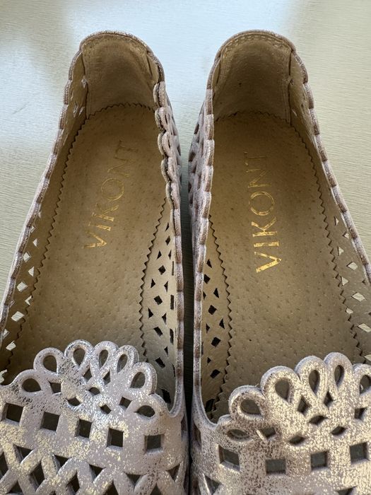 Продам шкіряні босоніжки