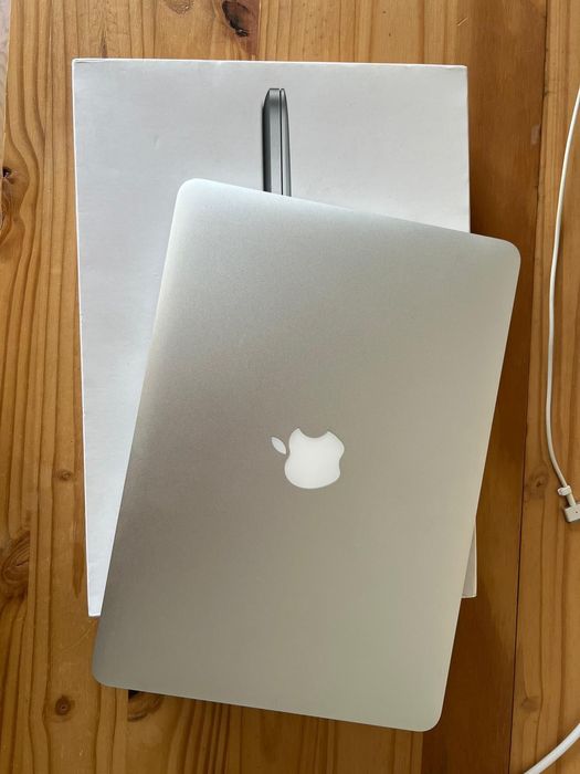 MacBook Pro 13” (Mid 2014) 8GB RAM | 256GB Prateado (Bom Estado)