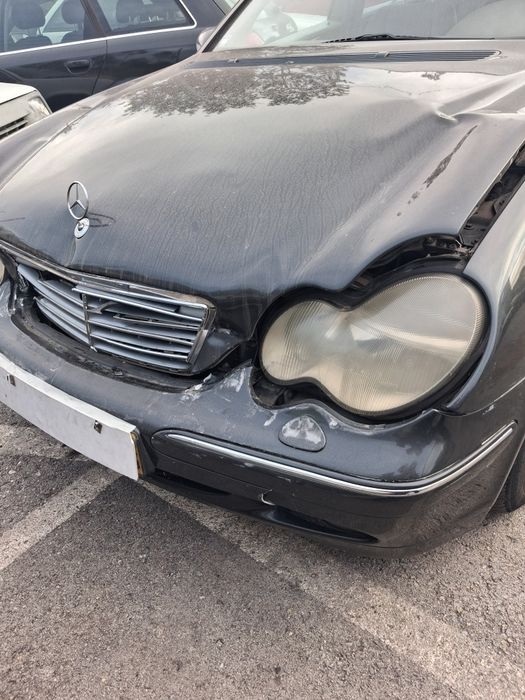 Mercedes  C270 cdi acidentado