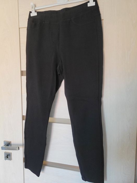 L 30 Base Level curvy spodnie damskie czarne z wysokim stanem wiskoza