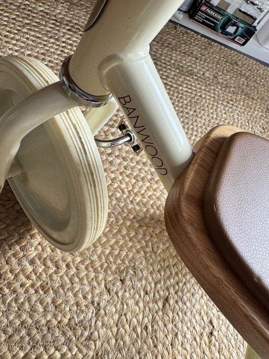 Triciclo Banwood creme
