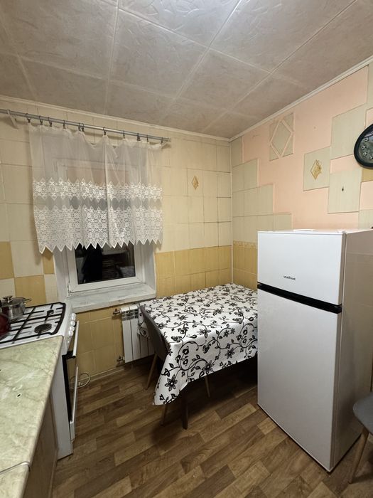 Здається 2 кімнатна квартира на Богуніі  можна на короткий термін