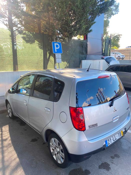 Mitsubishi colt 2011