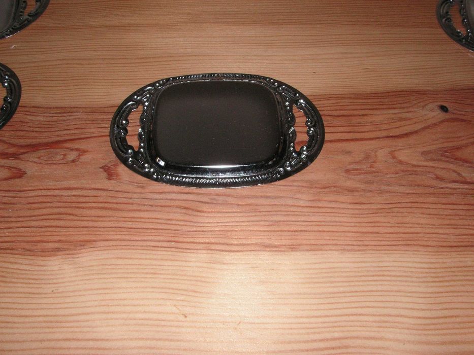 Travessas e Porta Guardanapos em Metal