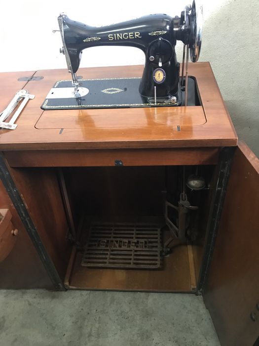 Maquina costura singer com móvel