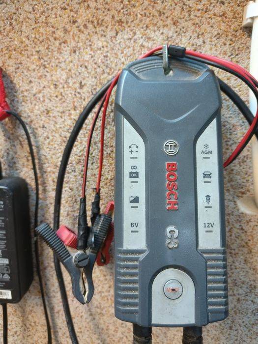 Ładowarka automatyczna Bosch C3 prostownik