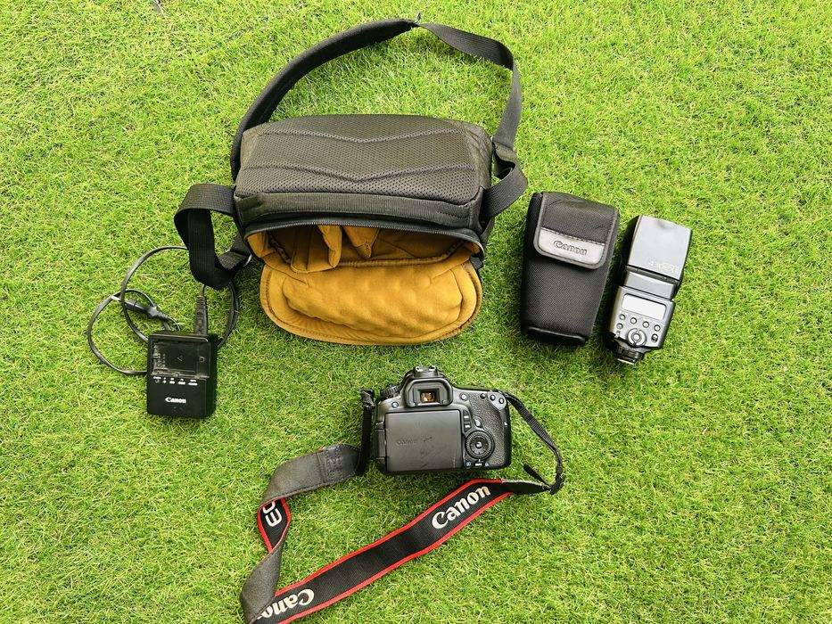 Canon eos 60d + efs 24mm + speedlite 430ex ii