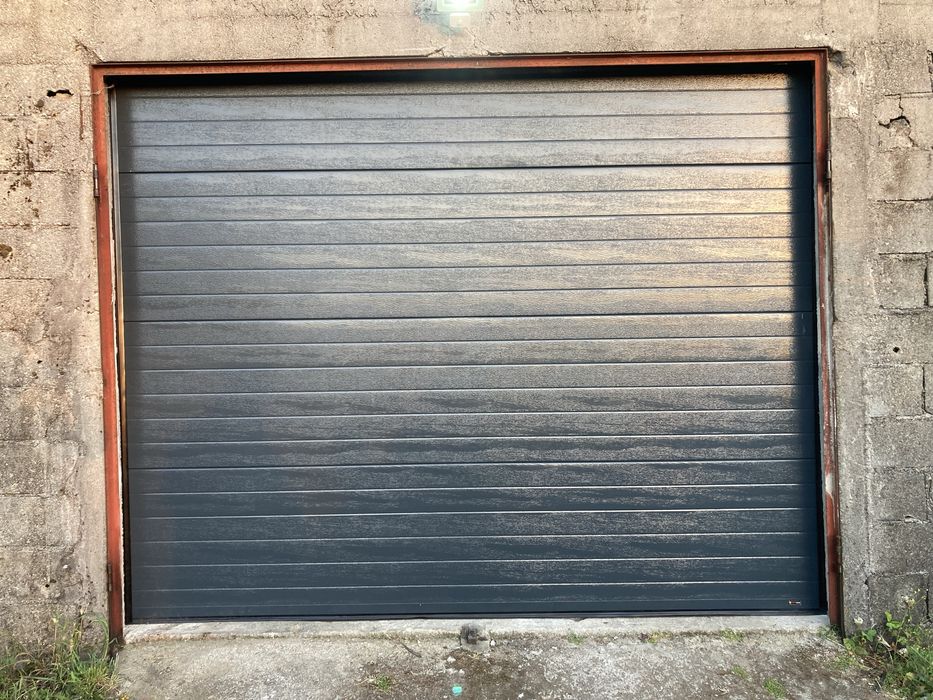 Porta seccionado garagem