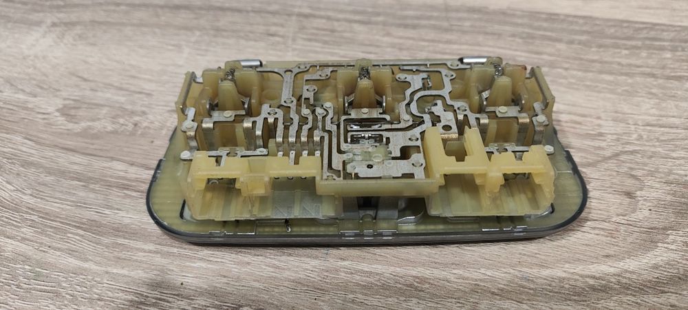 Plafonier ou luz interior para Peugeot ou Citroen.

A funcionar perfei
