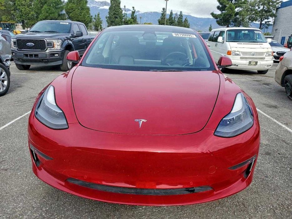Tesla Model 3 2022 .