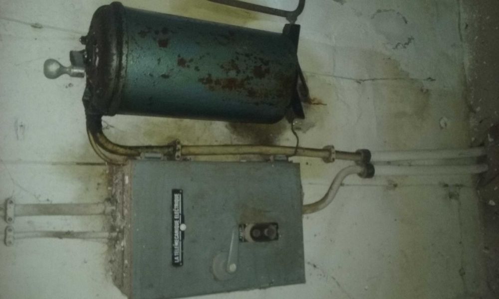 Motor eléctrico antigo 25cv ENAE. lagar, museu ou britadeira