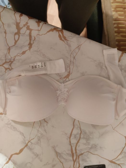 Бюстгальтеры, новые.