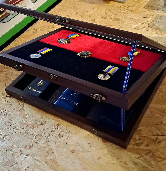 Рамка-вітрина для нагород ,медалей,орденів