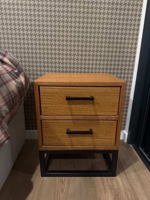 Cómoda + Mesa Cabeceira