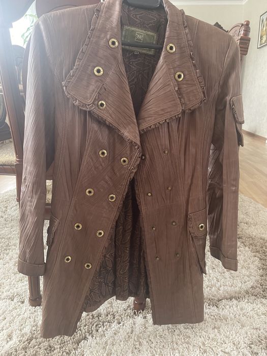 Шкіряний плащ