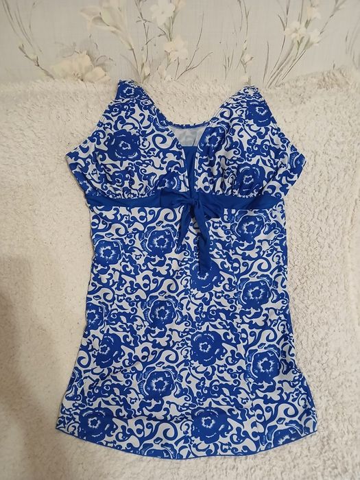 Продам женский купальник.с шортами и юбкой
