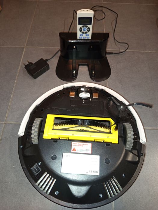 Aspirador robot iLife7 com avaria