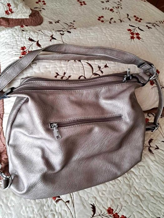 Bolsa-mochila com muita arrumação