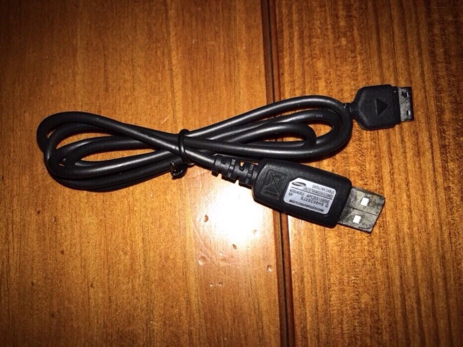 Cabos, auriculares e carregadores