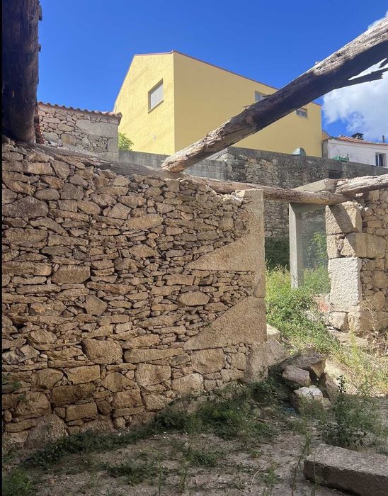 Casa em Ruínas Vilarinho da Castanheira