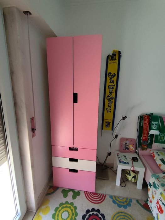 Roupeiro rosa de criança COMO NOVO