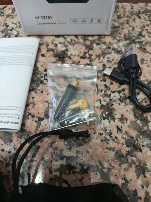 Mini compressor a bateria novo serve também de power bank