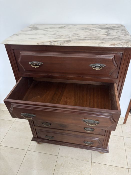 Movel camiseiro com tampo de mármore