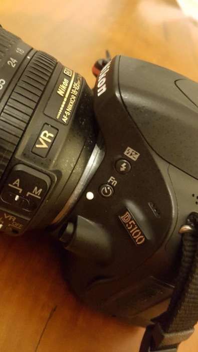 Nikon D5100+ objectiva 18-105 VR Rigorosamente impecável
