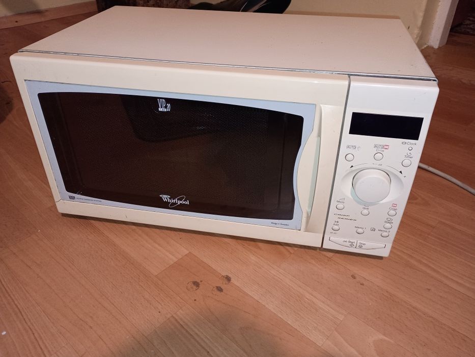 Kuchenka mikrofalowa Whirlpool VIP20 używana ( do kuchni, na działkę,