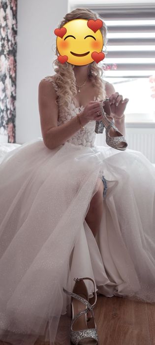 Suknia ślubna cala w brokacie 36