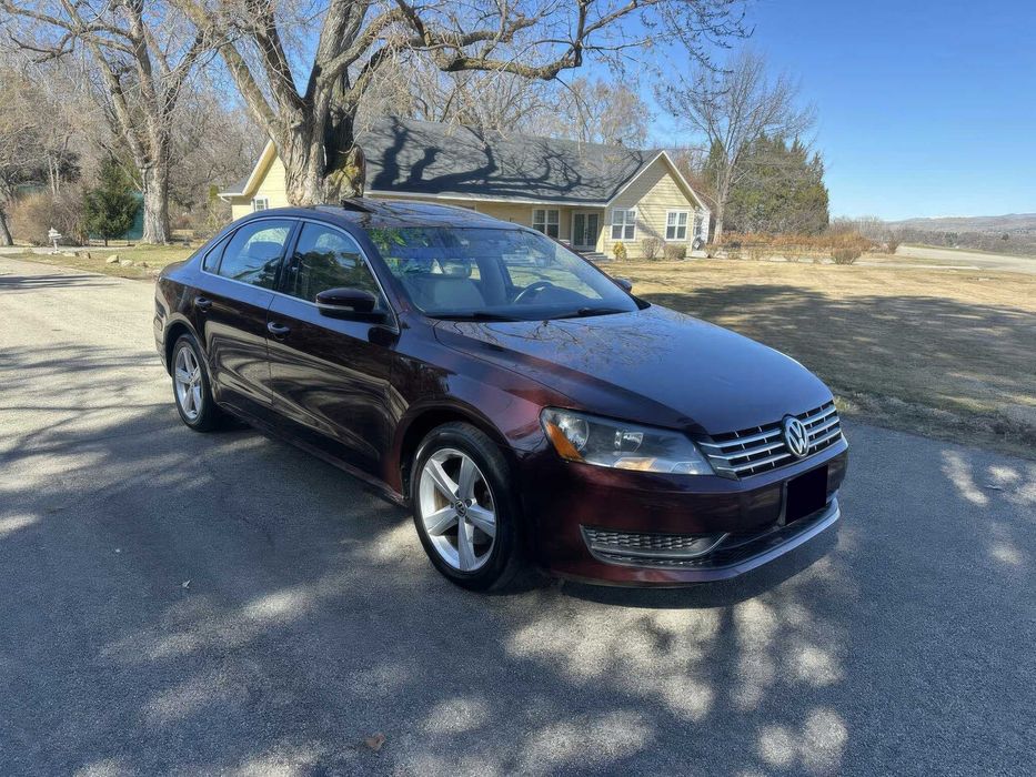 Volkswagen Passat SE      2013